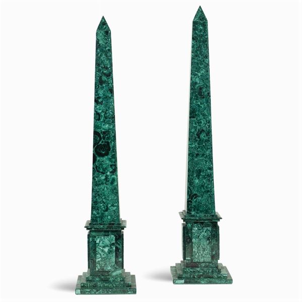 Coppia di obelischi in malachite  (XX Sec.)  - Asta DIPINTI ANTICHI DA UNA PRESTIGIOSA DIMORA ROMANA - I - Colasanti Casa d'Aste