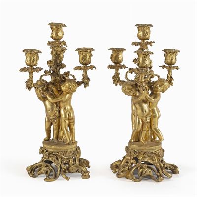 Coppia di Candelabri in Bronzo Dorato e Cesellato