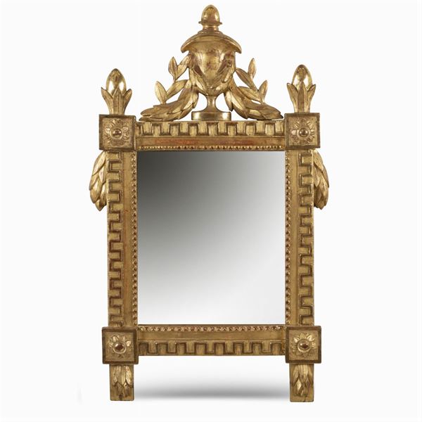 Specchiera in legno dorato ed intagliato  (Francia, XVIII-XIX Sec.)  - Asta DIPINTI ANTICHI DA UNA PRESTIGIOSA DIMORA ROMANA - I - Colasanti Casa d'Aste