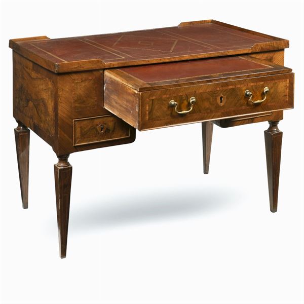 Walnut centre bureau