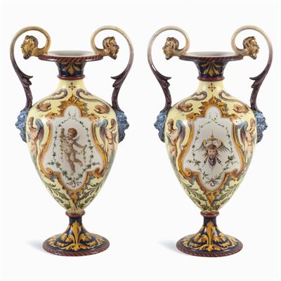 Coppia di Vasi Biansati in Maiolica