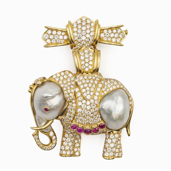 Pendente e spilla elefante in oro giallo 18kt
