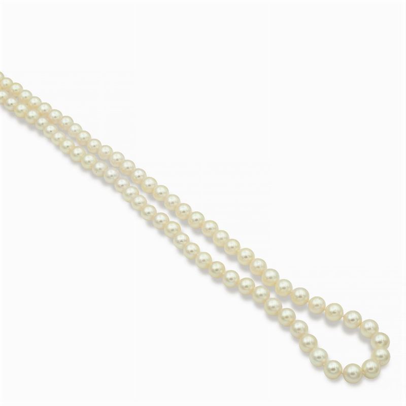 Lunga Collana Ad un Filo di Perle Coltivate
