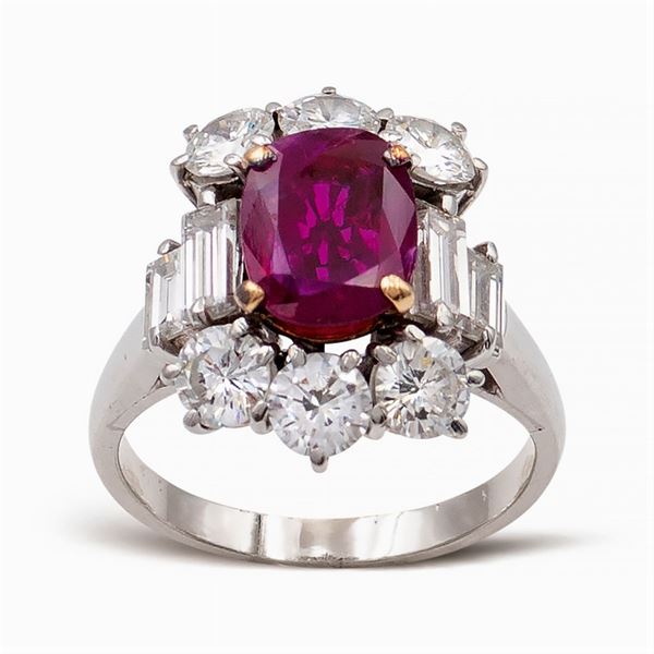 18kt white gold ring with oval ruby