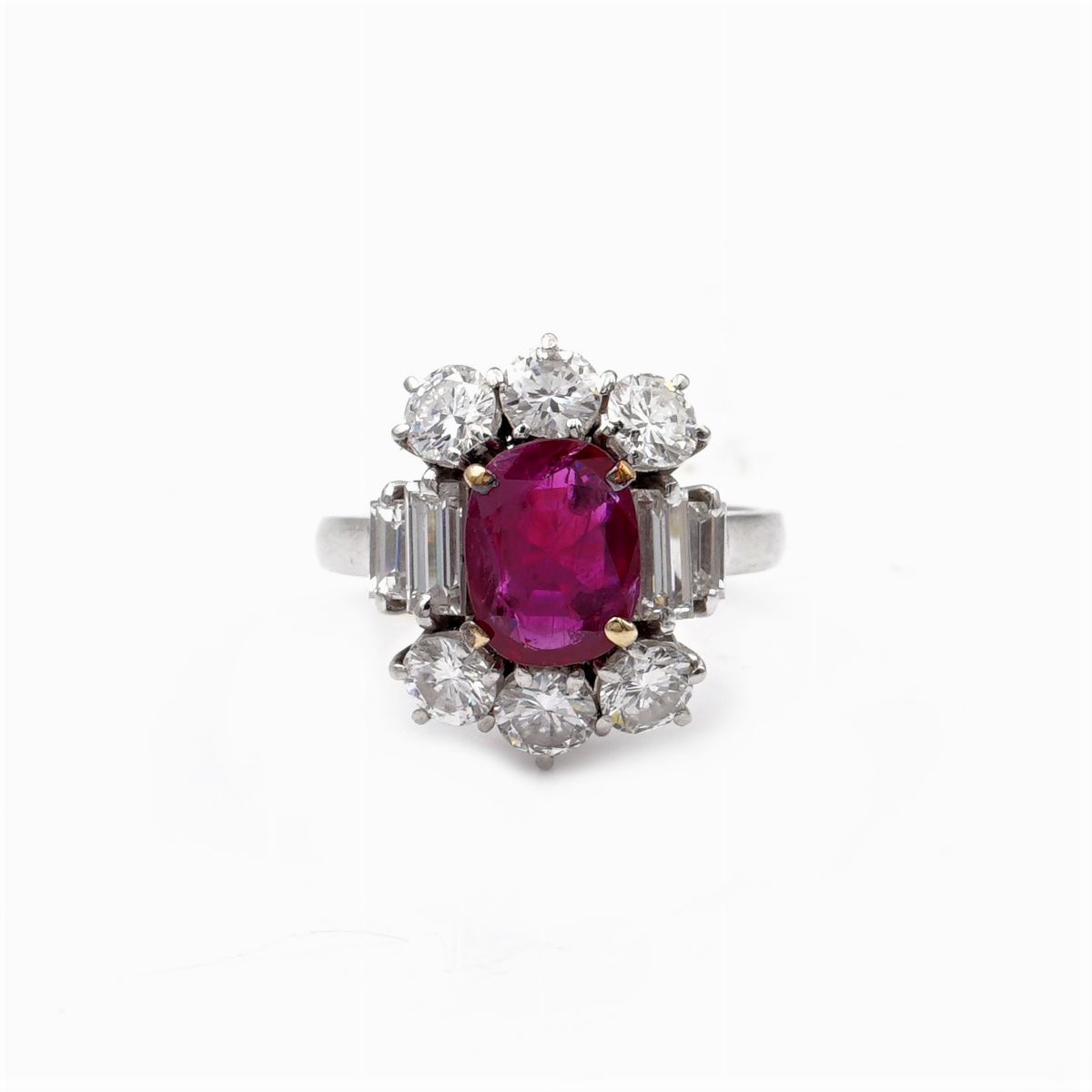 Anello in Oro Bianco 18kt con Rubino Ovale