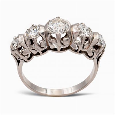 Anello Riviere in Platino con Cinque Diamanti