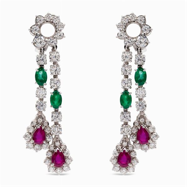 18kt white gold and diamond pendant earrings