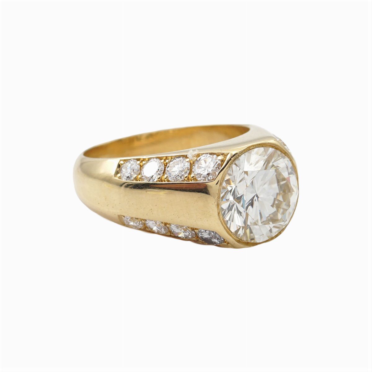 Anello in Oro Giallo 18kt con un Diamante Ct 2,64