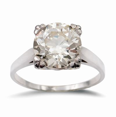 Anello Solitario in Platino con un Diamante Ct 3,32