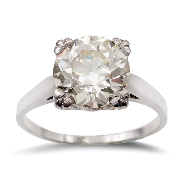 Solitaire platinum ring with a 3,32 ct diamond