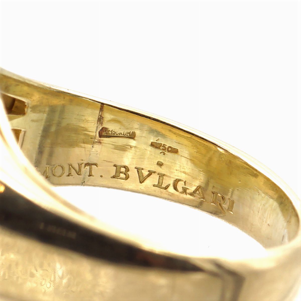 Bulgari, Anello in Oro Giallo 18kt con un Diamante Ct 2,60