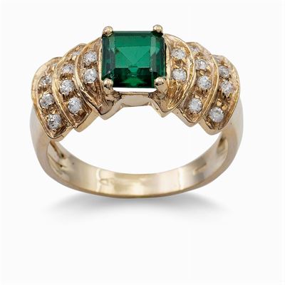 Anello in Oro Giallo 18kt con Tormalina Verde
