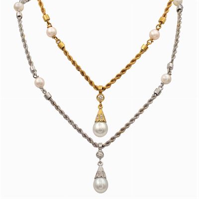 Due Collane in Oro Giallo e Bianco 18kt