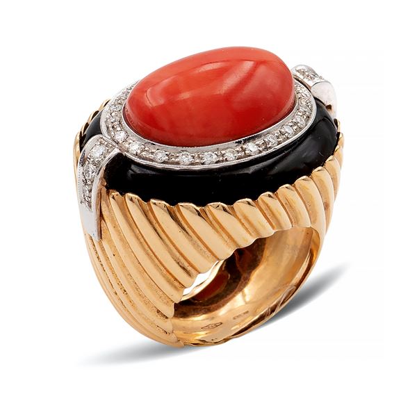 18kt rose gold ring with red coral