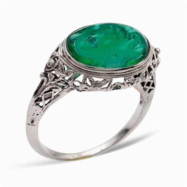 18kt white gold ring