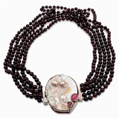 Collana a Cinque Fili di Granati a Sfera