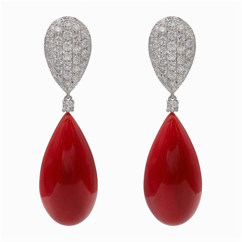 Orecchini Pendenti in Oro Bianco 18kt e Corallo Rosso Sardegna
