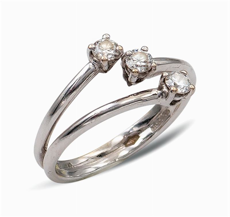 Anello in Oro Bianco 18kt con Tre Diamanti