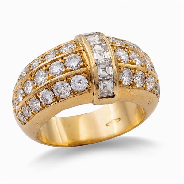 Anello in oro giallo 18kt e diamanti