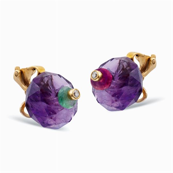 Orecchini a lobo in oro giallo 18kt con ametiste