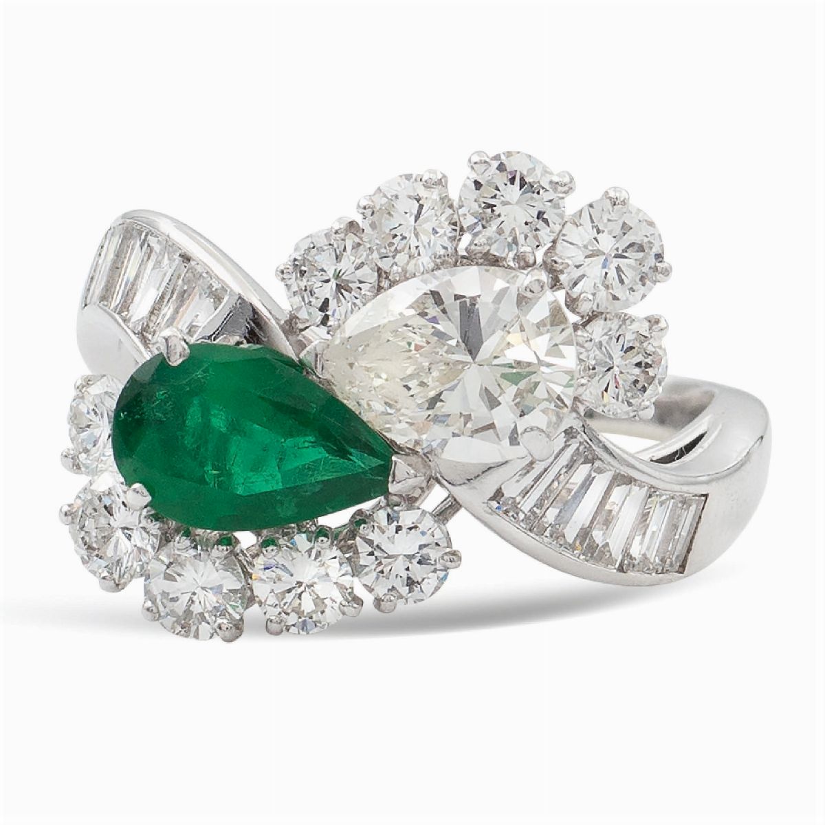 Anello Contrarié in Platino con Smeraldo Naturale