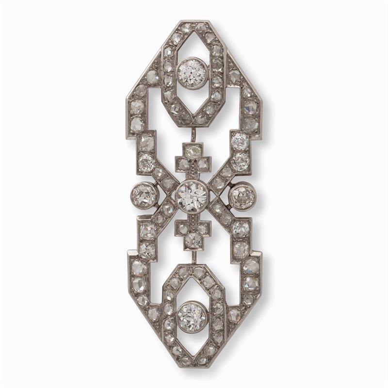 Spilla Pendente a Motivo Geometrico in Platino e Diamanti