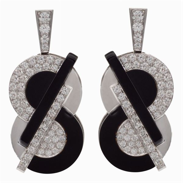 Orecchini pendenti a motivo geometrico in oro bianco18kt  (anni 70/80)  - Asta GIOIELLI E OROLOGI - Colasanti Casa d'Aste