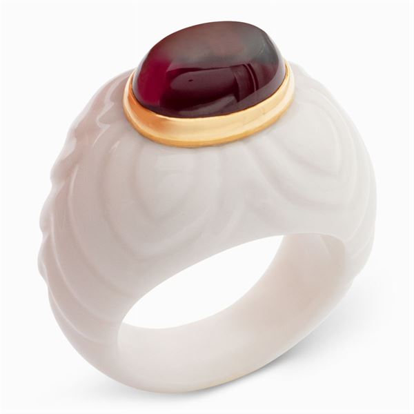 Bulgari "Chandra" collection ring