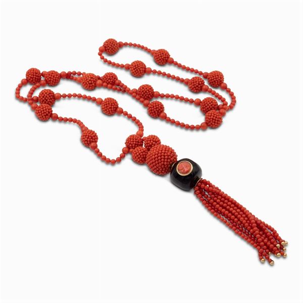 Collana realizzata interamente in corallo
