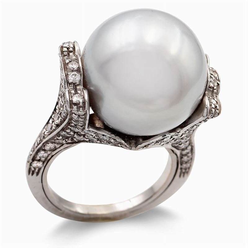 Anello in Oro Bianco 18kt con Perla Grigia