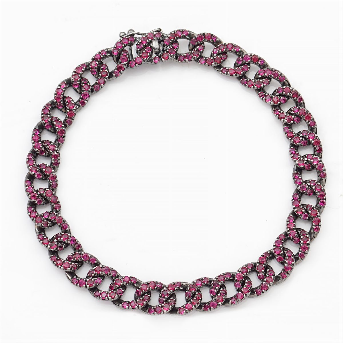 Bracciale in Oro Nero18kt a Maglia Groumette con Rubini