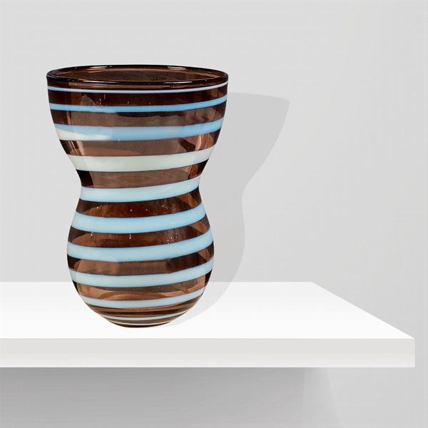 Gunnel Sahlin, prod. Kosta Boda  (Svezia, anni 80-90)  - Asta DESIGN & ARTI DECORATIVE DEL 900 - Colasanti Casa d'Aste