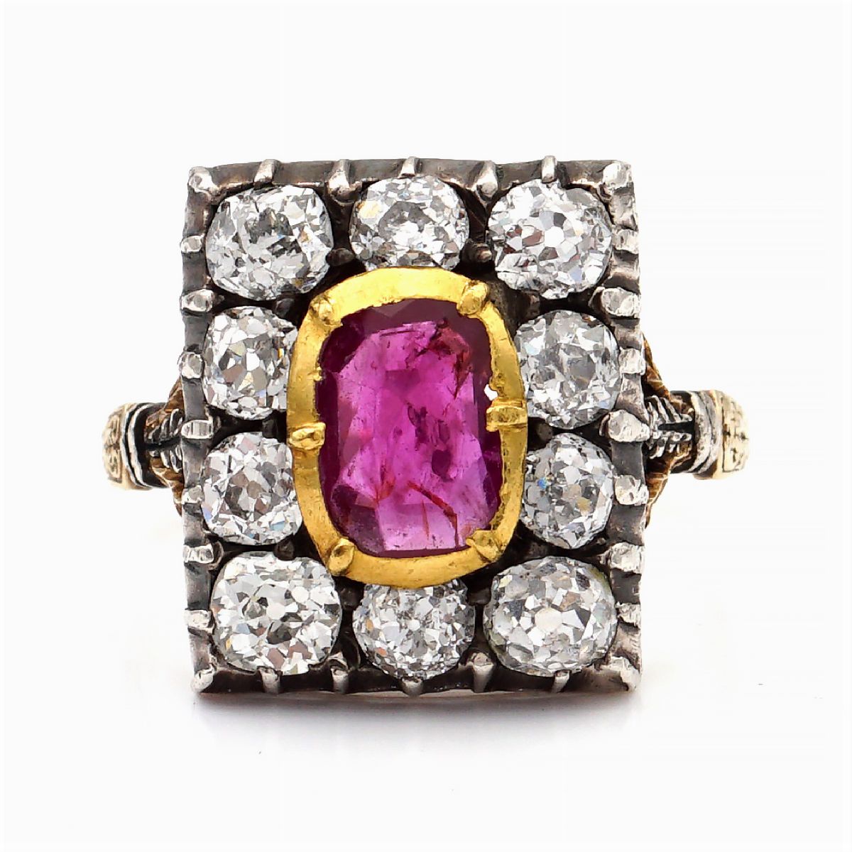 Mario Buccellati, Anello in Oro Giallo e Argento con Rubino