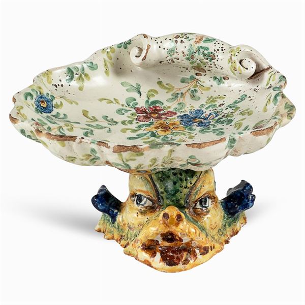 Polychrome maiolica centerpiece