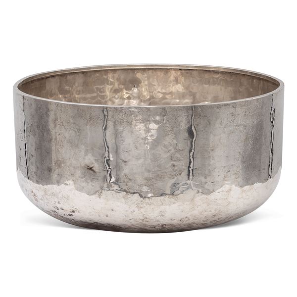 Silver bowl  (Italy, 20th century)  - Auction FINE SILVER AND THE ART OF THE TABLE - Colasanti Casa d'Aste