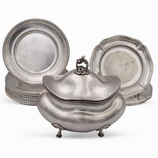 Group of silver objects (15)