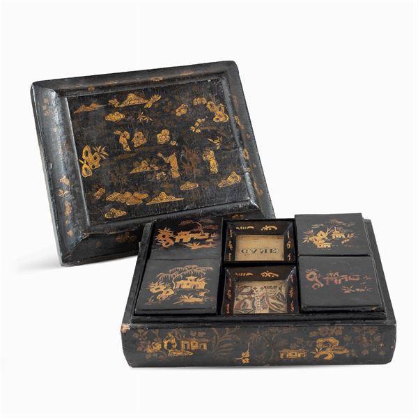 Lacquer and golden game box  (Oriental manufacture, 19th-20th century)  - Auction OLD MASTER PAINTINGS AND FURNITURE FROM VILLA SAMINIATI AND PRIVATE COLLECTIONS - Colasanti Casa d'Aste