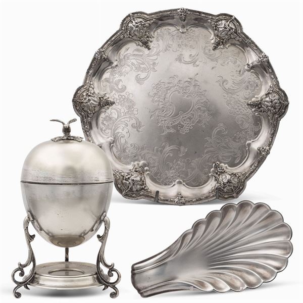 Group of metal objects (3)