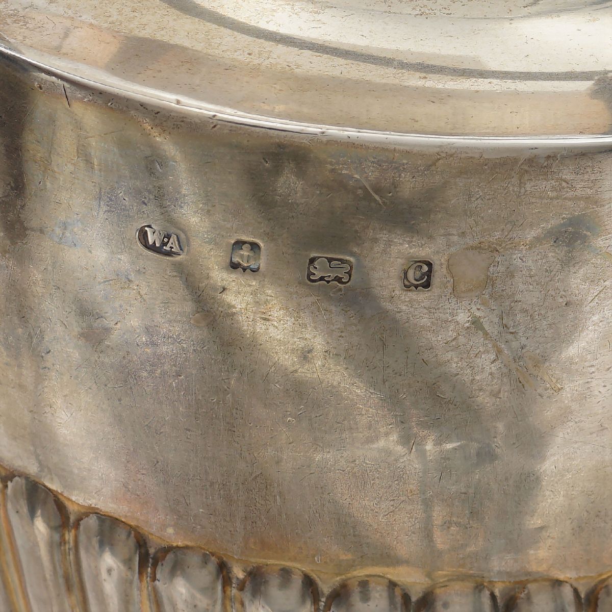 Tea Kettle in Argento