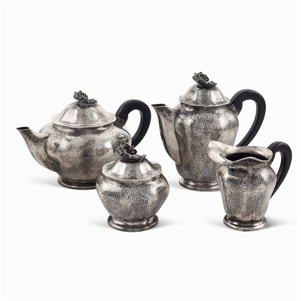 Silver tea and coffee service (4)  (Italy, 20th century)  - Auction FINE SILVER AND THE ART OF THE TABLE - Colasanti Casa d'Aste