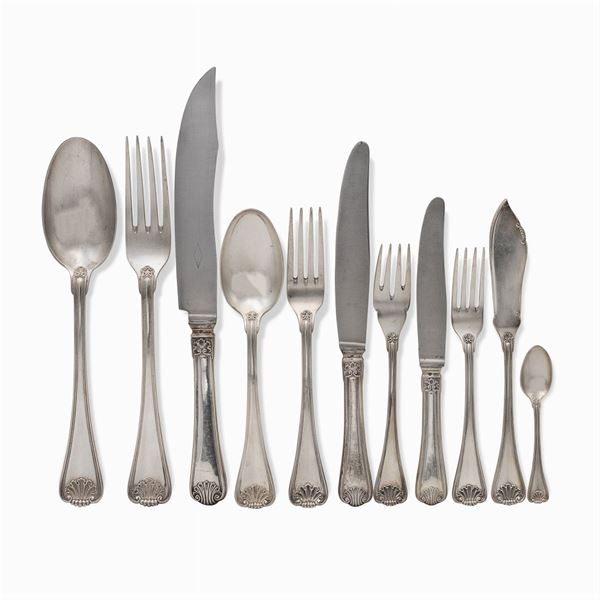 Silver flatware service (154)