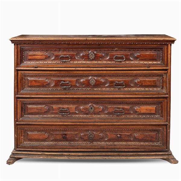 Walnut chest of drawers