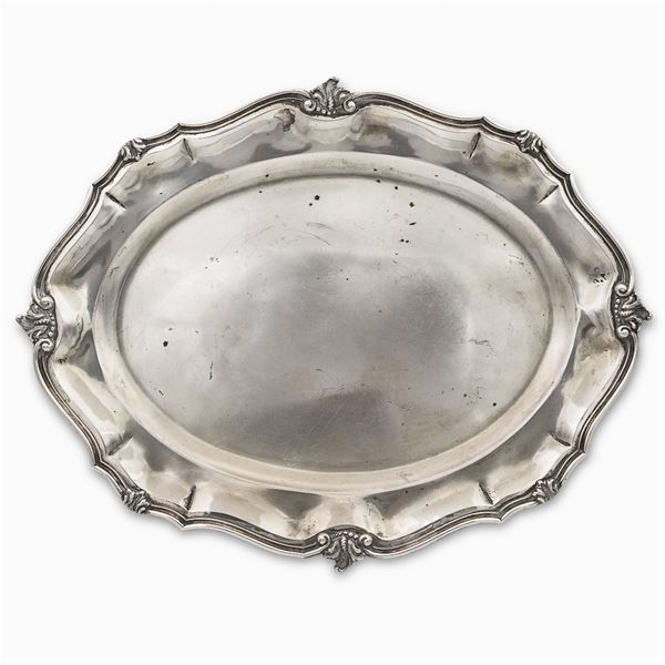 Vassoio ovale in argento  (Italia, XX Sec.)  - Asta ARGENTI E L'ARTE DELLA TAVOLA - Colasanti Casa d'Aste