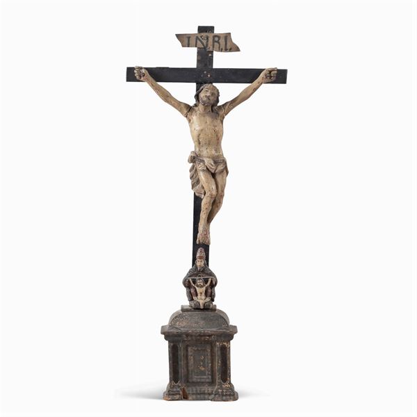 Lacquered wooden crucifix