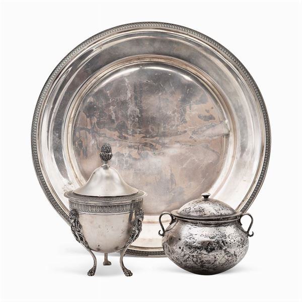 Group of silver objects (3)