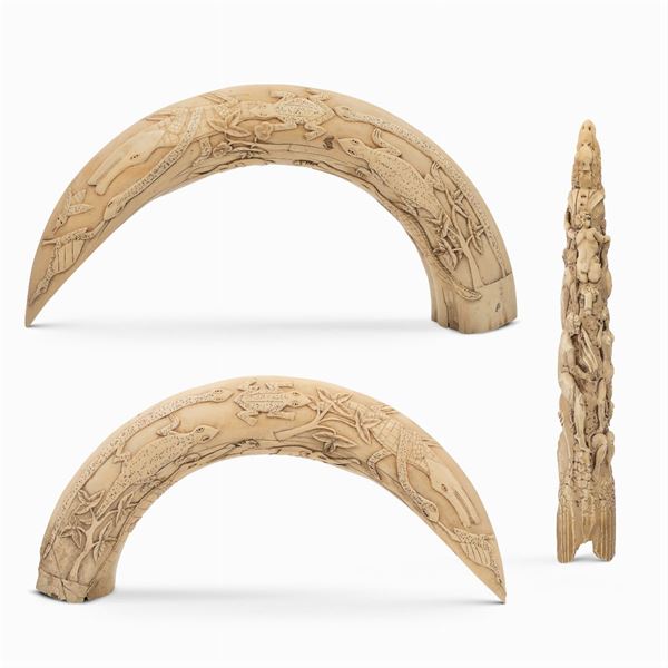 Group of bone objects (3)