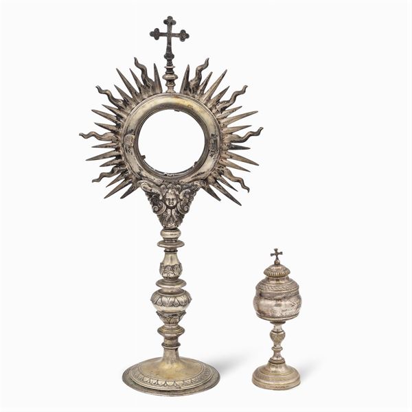 Group of silver and metal eucharistic objects (2)