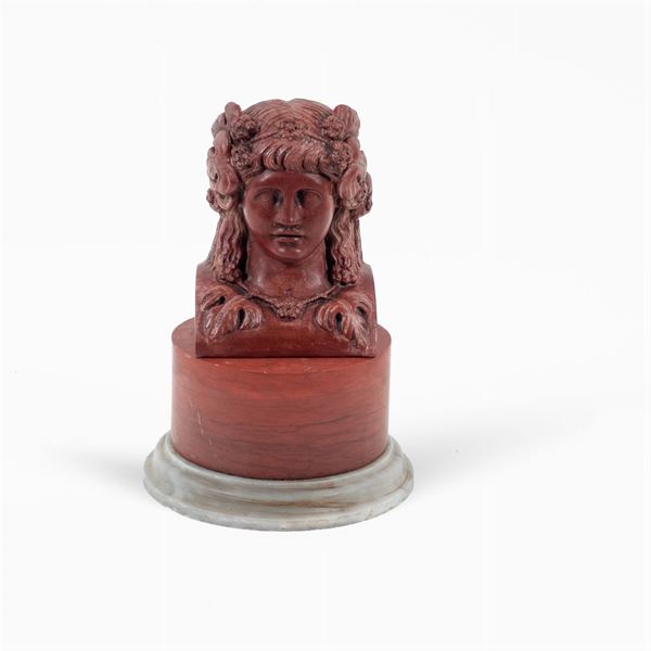 Busto femminile in marmo rosso antico  (Italia, XIX-XX Sec.)  - Asta DIPINTI E ARREDI DA VILLA SAMINIATI  - Colasanti Casa d'Aste