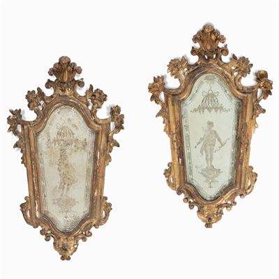 Coppia di Specchiere in Legno Intagliato e Dorato
