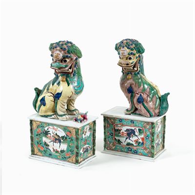 Coppia di Cani di Pho Famiglia Verde in Ceramica Policroma